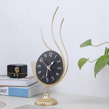 Reloj de pared cuadrado de Metal, accesorio decorativo de escritorio, con viento frío, silencioso, moderno, para mesa, sala de estar, dormitorio, estudio, decoración Industrial para el hogar 2024 - compra barato