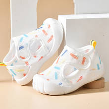 Летние дышащие детские сандалии из сетчатой ткани, рандомная повседневная обувь унисекс, нескользящая Мягкая подошва, обувь для первых шагов, легкая для младенцев 2024 - купить недорого