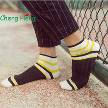 Cheng Heng 10 пар/сумка, новый стиль, хит продаж, летние и осенние хлопковые носки, цветные полосатые носки-башмачки, мужские носки, 5 цветов 2024 - купить недорого